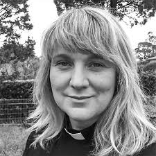 Ellie Elia's Instagram, Twitter & Facebook