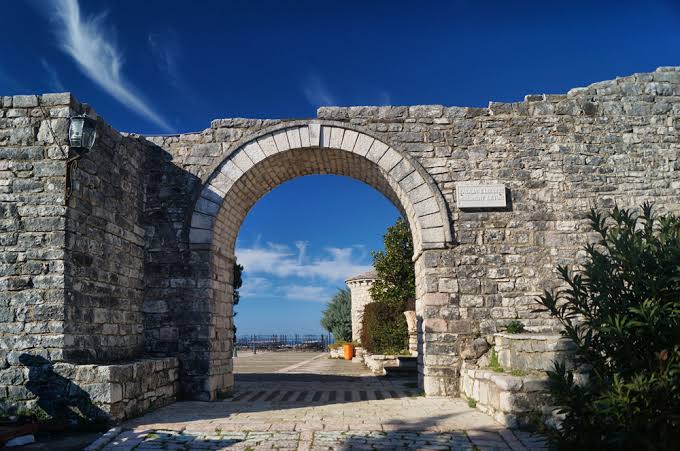 ➤ Албания. Саранда Sarand&euml; Памятки &bull; Интересные места &bull; Что посмотреть в Албания. Саранда Sarand&euml;?