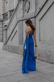 En cuanto a bodas formales de noche viste un vestido largo sencillo o uno 3/4 un poco más elegante. 10 Tendencias Clave Para Invitadas 2020 Invitada Perfecta