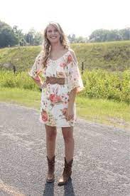 Cowboy Boot Senior Pictures Photoshoot 4 Southern Senior Pictures Cowboy Boots Dress C Country Girls Outfits Dresses With Cowboy Boots Dress With Boots