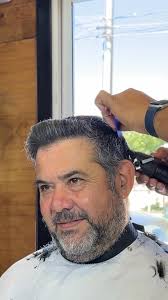 De descuidado A impresionante, es algo que hicimos con este caballero  cambiándole el look que tenía #curico #chile #cortedehombre