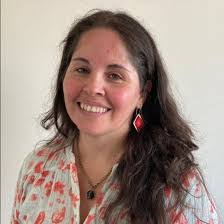 Paula Meneses's Instagram, Twitter & Facebook