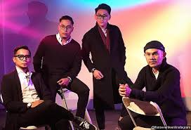 Tsunami yang disebabkan oleh erupsi anak gunung krakatau tersebut menelan ratusan korban jiwa, tiga di antaranya adalah personel seventeen, . Pemotretan Seventeen Untuk Single Baru