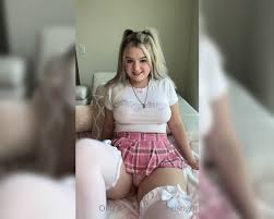 Maya Pryce aka Pryceisright OnlyFans - My cheapest dildo video ...