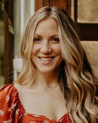 Tabitha Bowman's Instagram, Twitter & Facebook