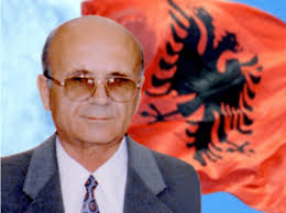 Eshref Ymeri – Servilët e kryeshtetarëve tradhtarë tërhiqen zvarrë edhe para të huajve