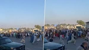 .kabul's international airport monday, so desperate to escape the taliban capture of their country that they held onto an american military jet as it took off and plunged to death in chaos that killed at least. Kwnsftm6y Qo3m