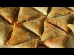 Pliage Des Samoussas Bricks Au Thon Baia Recette Apero Facile Youtube Samoussa Boeuf Recette Samoussa Samoussa