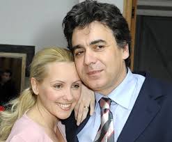 She began her acting career as a stage actress and has since appeared in several portuguese films and television programmes, mostly. Fotos Sofia Alves Comemora 42Âº Aniversario