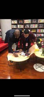 Check spelling or type a new query. From R Lakers Kobe Bryant Meeting Up And Signing Items With The Guy Who Returned His Stolen Jersey For Free Humansbeingbros