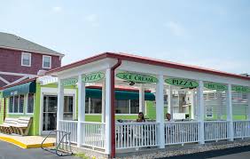 Scoops homemade ice cream parlor, kill devil hills: American Pie Outerbanks Com