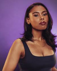 new headshots from the wickedly talented, the one and only… sienna suzzivan  📸: @selashiloni