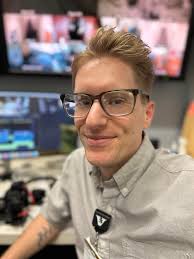 Stephen Clapper's Instagram, Twitter & Facebook