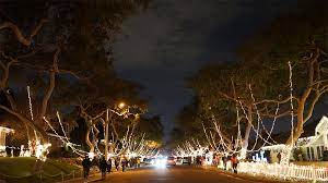 Looking For A Way To Get In The Holiday Spirit Candy Cane Lane At Torrance S Sleepy Hollow South Bay Activities