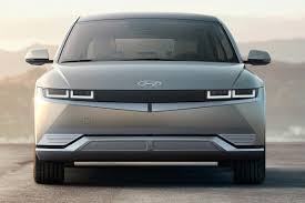 La camioneta es, además de espaciosa, muy tecnológica pues cuenta con un sistema de audio de 12 bocinas, así como amplificador y subwoofer. 8annjiufuefjfm