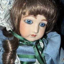 Doll Middleton Dolls & Doll Playsets