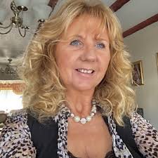 Beverly Thompson (@BeverlyJo22)