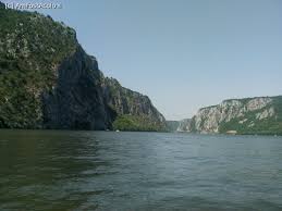 Pentru ca isi recuperase terenul din orsova veche, unde candva se afla gradina de legume a familiei sale, nica palos a hotarat sa isi ridice o. Mini Croaziera Pe Dunare Impresii Croaziere Mini Croaziere Pe DunÄre Excursii Èi CÄlÄtorii Amfostacolo