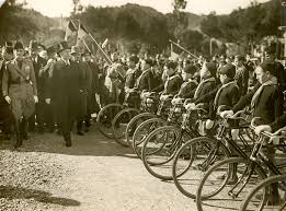 The generally accepted version of events is that mussolini was shot by walter audisio, a communist partisan. Benito Mussolini Biography Definition Facts Rise Death Britannica
