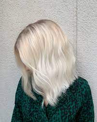 Couleur de cheveux blanc platine. Balayage Meches Tie And Dye Tout Savoir Sur La Coloration Chosen