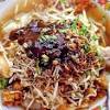 Dalam mangkok saji isi kentang rebus iris, telur rebus iris, tomat iris berikan daging dan kuah soto taburi daun bawang, bawang merah goreng. Https Encrypted Tbn0 Gstatic Com Images Q Tbn And9gcsgrt2egatbgadhb2wojxfjq5okfasjis8igdlqzc4 Usqp Cau