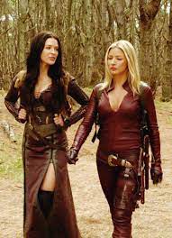 Cara X Kahlan Legend Of The Seeker Two Of The Hottest Women On Earth Love Them Warrior Woman Sword Of Truth Celebs