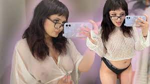 Avanie boobs