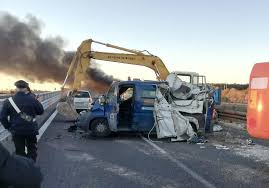 Assalto portavalori, riaperto tratto dell'autostrada a1 nei pressi di modena sud. Assalto Al Furgone Portavalori La Polizia Scandaglia Il Territorio Di Bitonto A Caccia Del Commando Cronaca Una Finestra Sempre Aperta Su Bitonto Dabitonto