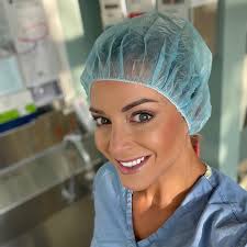 Another amazing day in the #operatingroom 👩🏼‍⚕️ the human body is so  awesome! Once upon a time…. Doctors had no idea what cholesterol was. We  went about our days eating fatty meat,