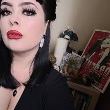 G. Lawrence, Tudor Tooter (@TudorTweep@mastodonapp.uk)