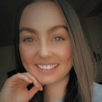 Roxy Watson's Instagram, Twitter & Facebook