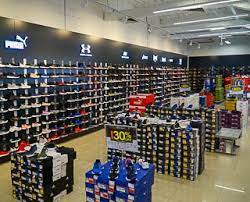 Edgar berlanga doesn't ko demond nicholson but dominates for decision. Sports Direct Com Mid Valley Megamall