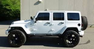4 Door Jeep Wrangler Black And White Pin By Tiffany Hutcherson On Jeep Wrangler Unlimited Rubicon 2011 Jeep Wrangler Jeep Wrangler Unlimited Sahara Jeep Wrangler Unlimited