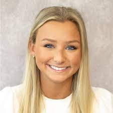 Nicole Swindle's Instagram, Twitter & Facebook