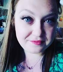 Leslie Musselman's Instagram, Twitter & Facebook