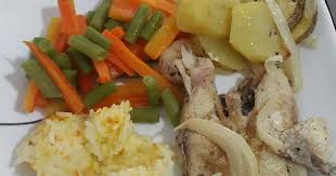 Filet De Pescado Al Vapor Con Vegetales Arroz Y Papita Al Horno Receta De Genesis Goncalves Crespo Cookpad