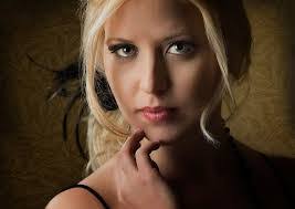 Sheena Holt's Instagram, Twitter & Facebook