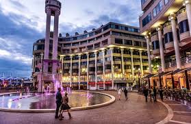 Terletak di kota johor bahru, tepatnya di perbatasan antara malaysia dengan singapura, ada salah satu rumah tempat wisata berupa tempat shopping murah di johor bahru ini lokasinya cukup dekat dengan indonesia, sehingga untuk orang indonesia yang. 9 Tempat Wisata Di Malaysia Paling Bagus Dan Hits Tempat Wisata Di Malaysia