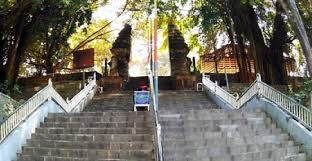 Makam sunan drajat salah satu tempat yang bisa anda kunjungi ketika berada di kota ini adalah makam sunan. Wisata Jatim Inilah Tempat Favorit Wisatawan Asing Di Jatim