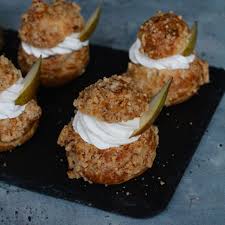 Choux Chantilly Et Confit De Poire Recette Choux Delicieux Desserts Et Desserts Sucres