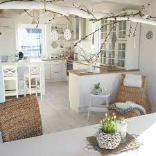 Buon Pomeriggio Stile Nordico Per La Bella Casa Svedese Di Silke Ambienti Chiari Luminosi Dove Il Bianco Arredamento Arredo Interni Cucina Arredamento Casa