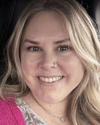 Holly Devine's Instagram, Twitter & Facebook