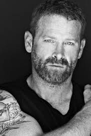 Max Martini playing Mack Gerhardt in The Unit. He looked so good all  dirtied up.