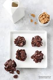 250 gr di farina 00, 100 gr di zucchero, 1 uovo medio a temperatura ambiente, mezza scorza di limone, 6 gr di lievito in polvere, 1 baccello di vaniglia, 125 gr di burro. Rose Del Deserto Al Cioccolato E Arachidi Senza Cottura La Tana Del Coniglio