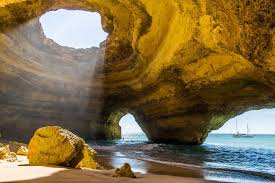 Later the kingdom of asturias was divided into a number of christian kingdoms in. Algarve 6 Nap Alatt Utmutato Egy Tokeletes Del Portugaliai Kirandulashoz