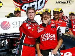 To this day, they are still wondering what the reasoning was behind the racer's decision, and it seems he has no lingering desire to come back. Who Is Carl Edwards