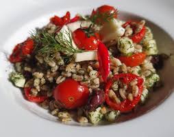 Prova a cucinare una delle ricette veloci di sale&pepe. Farro Due Ricette Estive Per Gustarlo Anche Quando Fa Piu Caldo