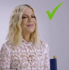 Apparently the same kind of dimwit who would try heroin just because the stranger she spent the night with happens to need a fix. Tori Spelling And More 90210 Castmates Test Their Knowledge Of The Series With Some Trivia Daily Mail Online