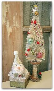 Folksy, homemade decorations like textile and wooden tree ornaments also became popular around this time, and many were. 30 Exquisitely Stunning Victorian Christmas Decorating Ideas All About Christmas