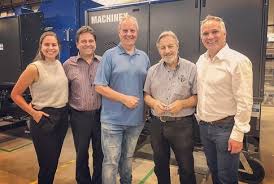 Merci à Pierre Paré, PDG de Machinex, Anne-Marie Paré, Développement  d'affaires, et à l'ensemble de l'équipe pour l'accueil. Merci également  Monsieur Pierre Fortier, maire de la @villedeplessisville. Comme toujours,  ce fut agréable